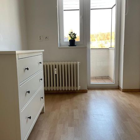 Hradec Králové Cozy Apartment Near The City Center מראה חיצוני תמונה